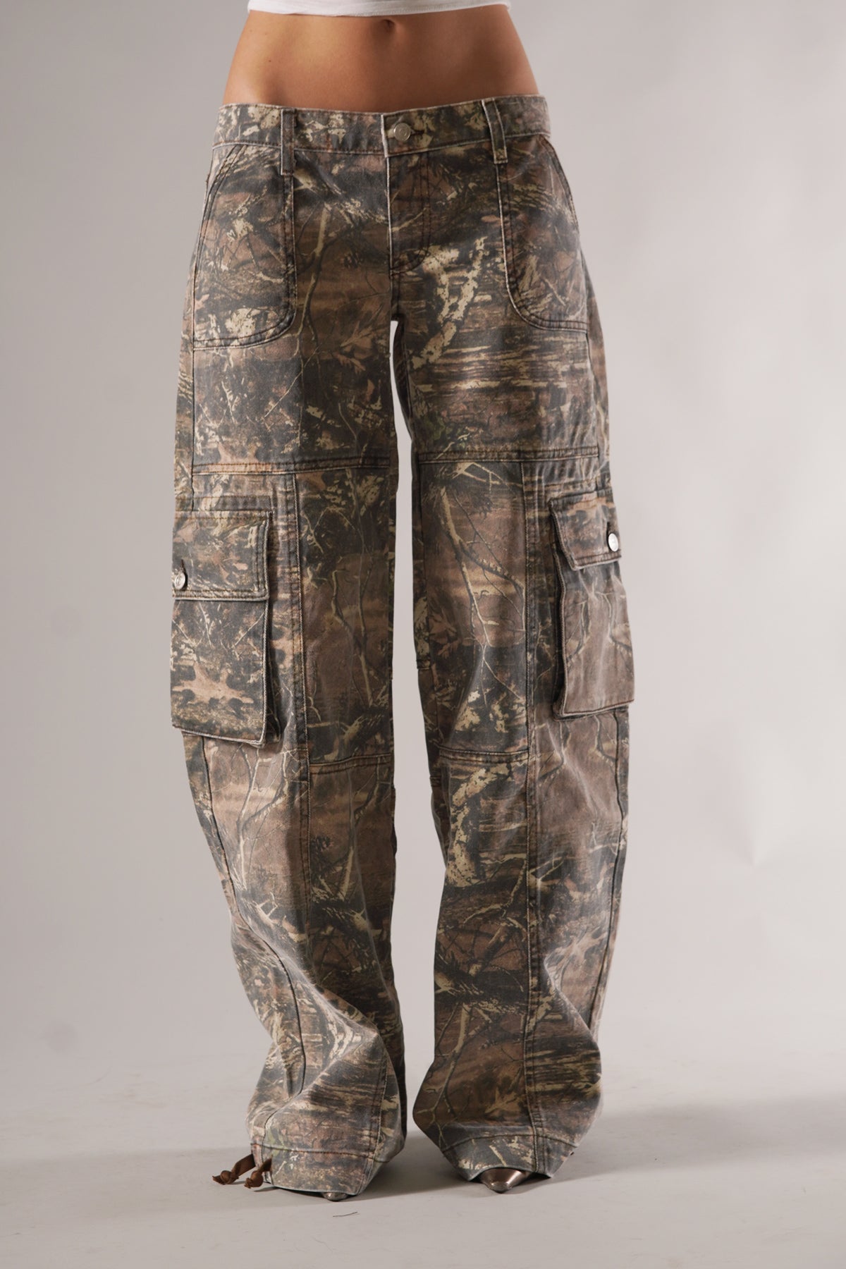 Valina Cargobroek | Dames Cargo Broek, Ademend Materiaal, Trendy Camouflageontwerp 0