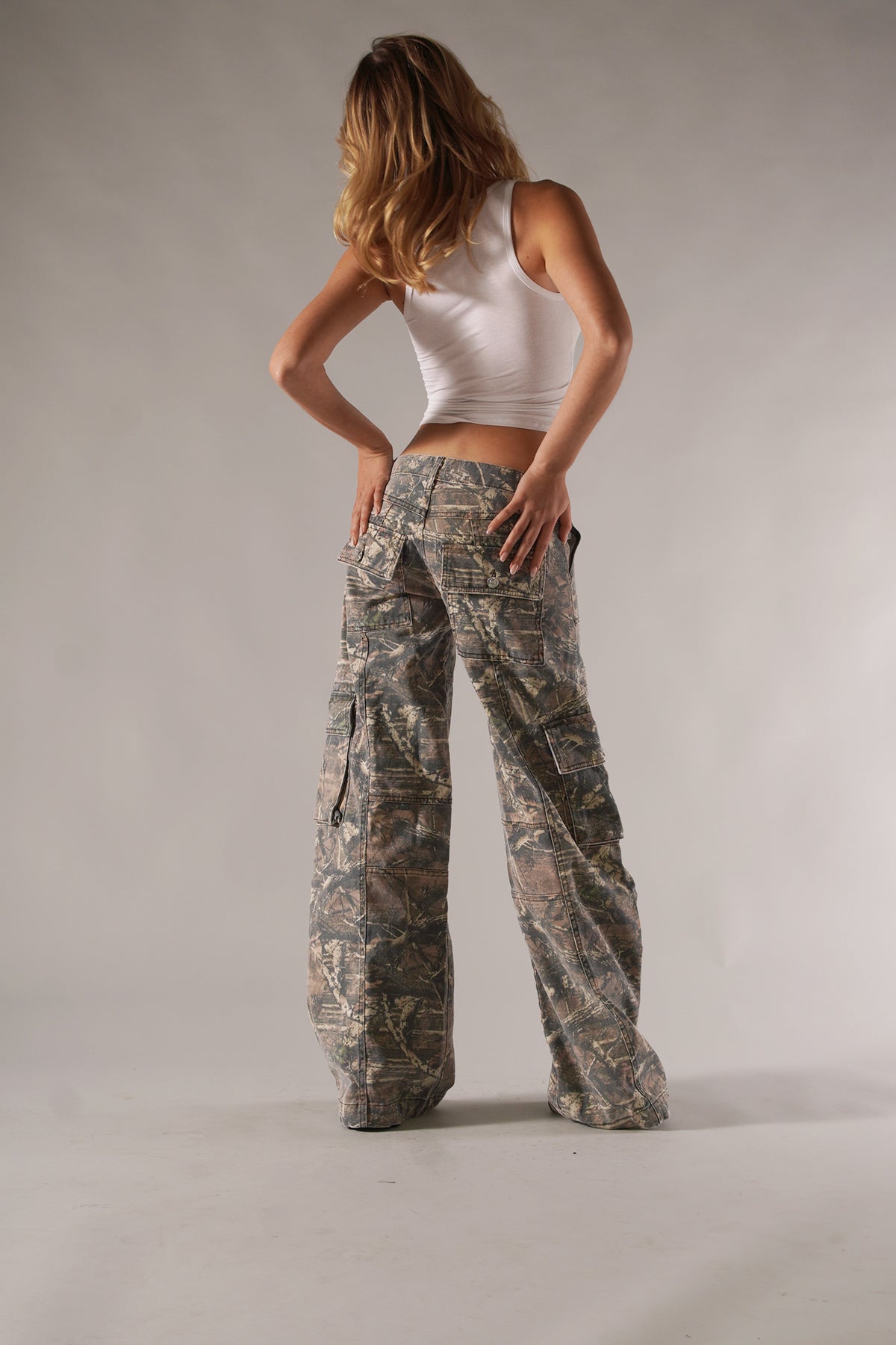 Valina Cargobroek | Dames Cargo Broek, Ademend Materiaal, Trendy Camouflageontwerp 3