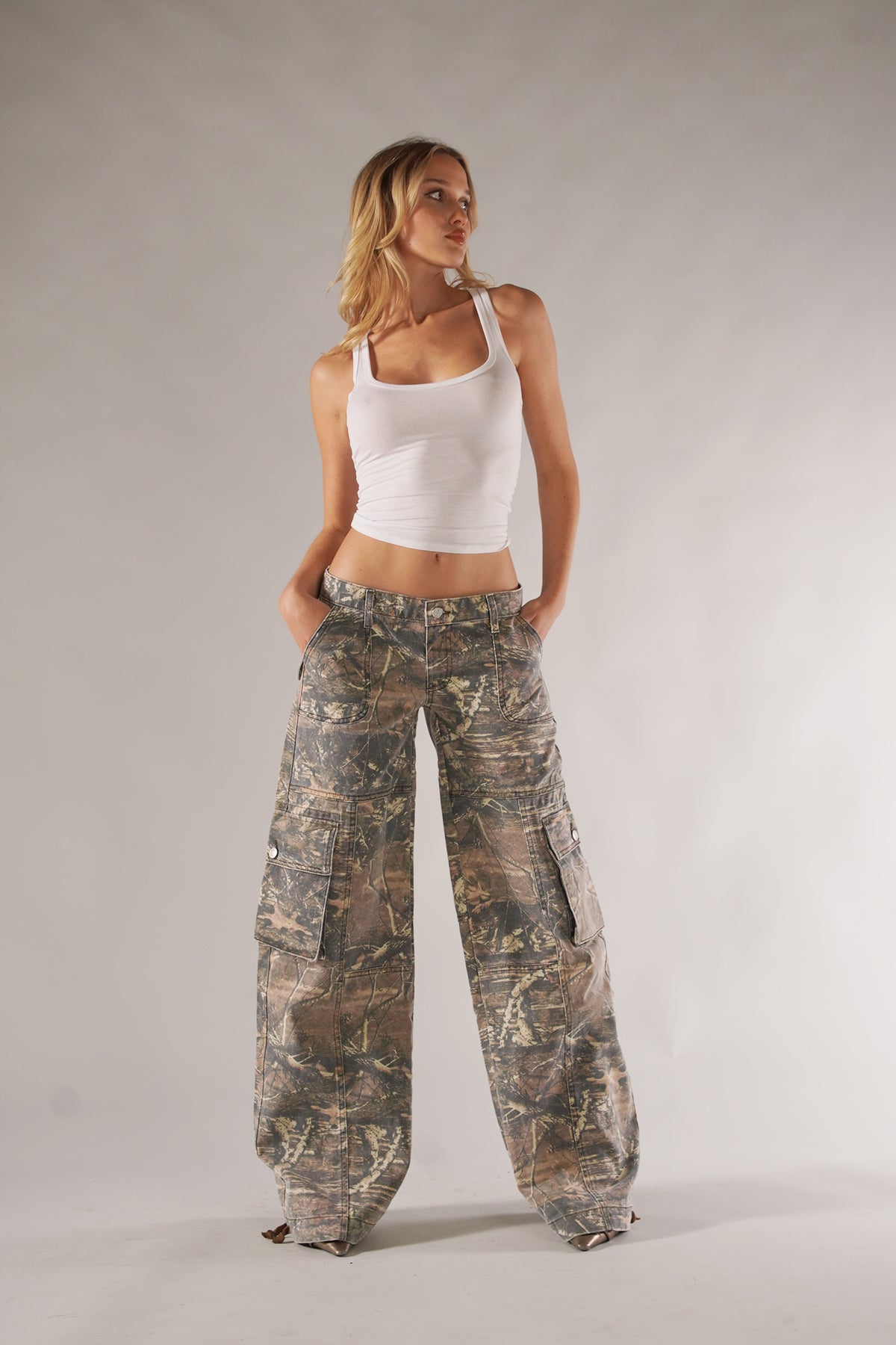 Valina Cargobroek | Dames Cargo Broek, Ademend Materiaal, Trendy Camouflageontwerp 4